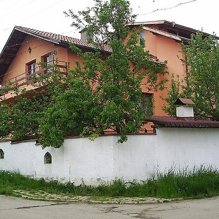 Hadjibulevata Guest House Kovachevtsi Экстерьер фото