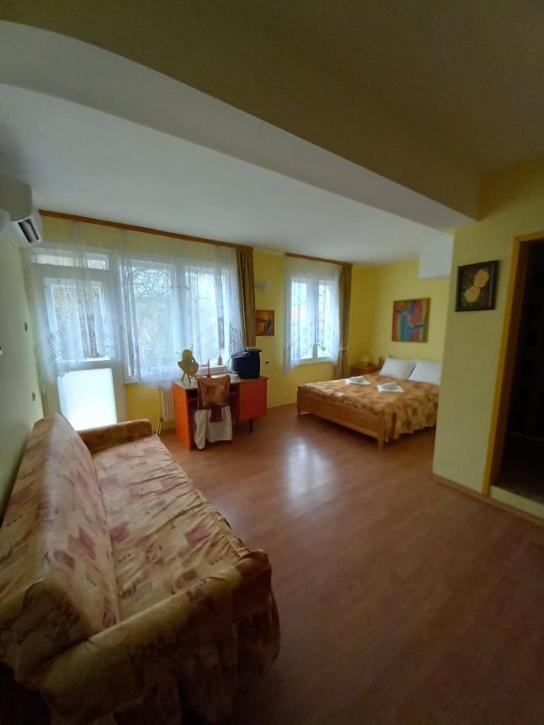 Hadjibulevata Guest House Kovachevtsi Экстерьер фото