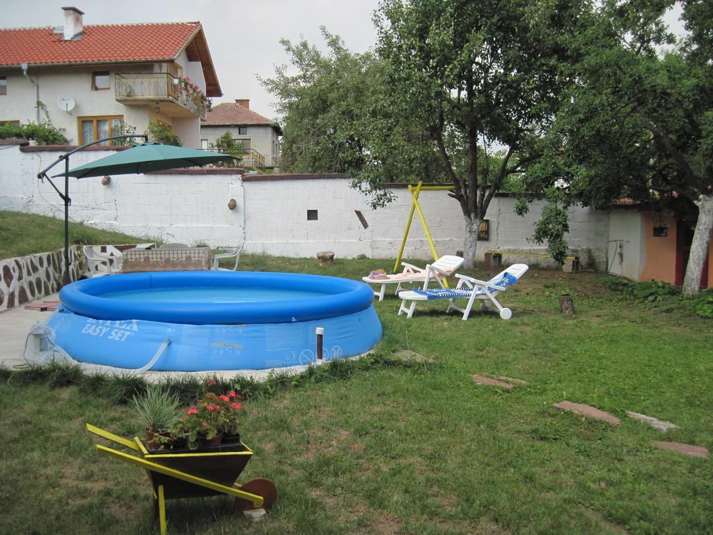 Hadjibulevata Guest House Kovachevtsi Экстерьер фото